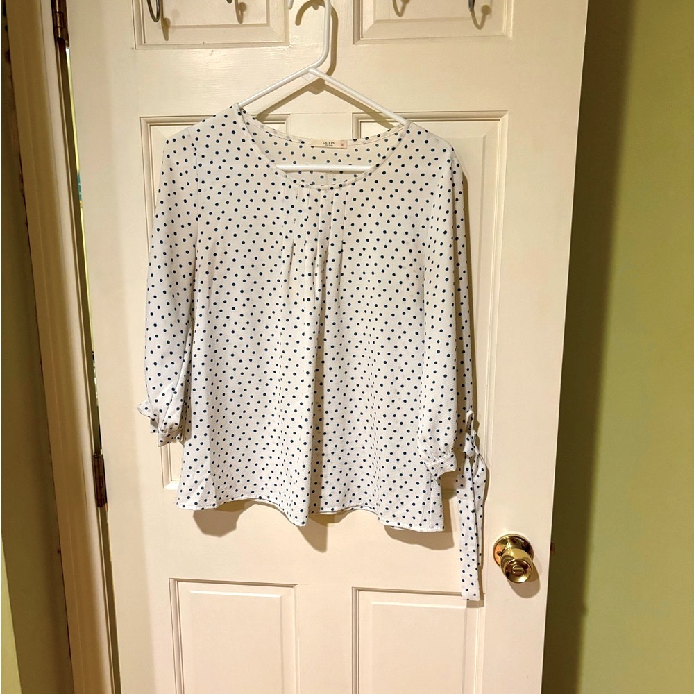 Beautiful blouse for any occasion.